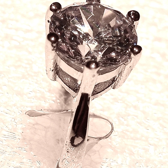 Large white sapphire in sterling. - Picture 3 of 10